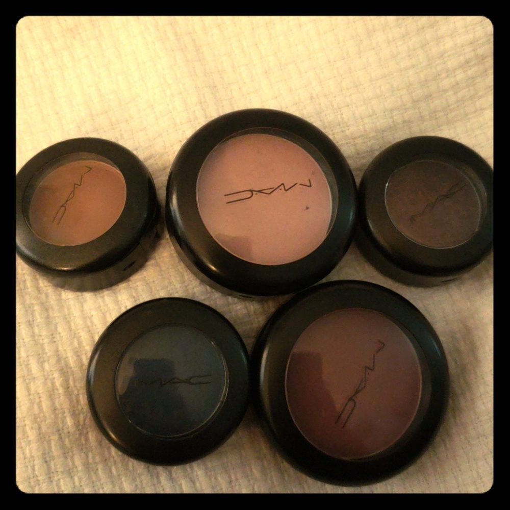 Mac eye shadow bundled